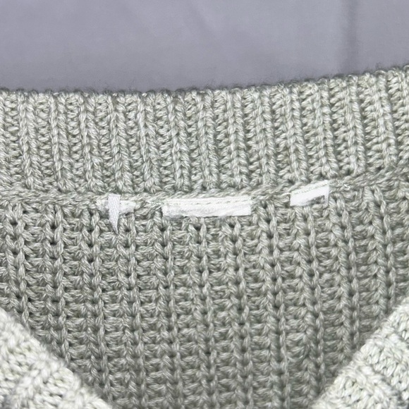 H&M Sweater Cropped Knit Pullover Crewneck Long Sleeve Ribbed Woven Knit Top - Picture 5 of 8